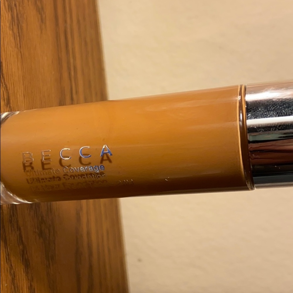 Becca 24 hrs foundation